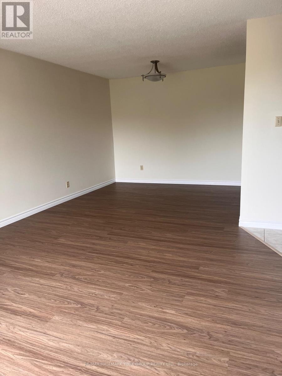 O12 - 131 Edgehill Drive, Barrie, Ontario  L4N 1L9 - Photo 2 - S13546924