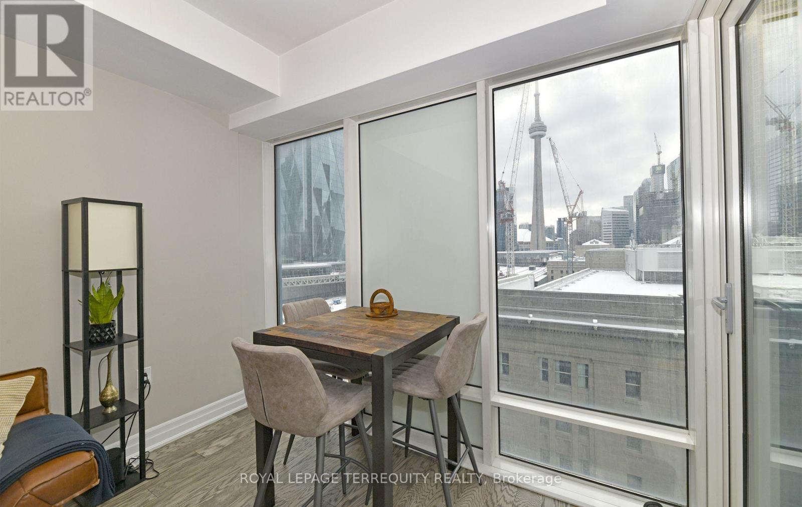 1004 - 8 The Esplanade, Toronto, Ontario  M5E 0A6 - Photo 6 - C13552302