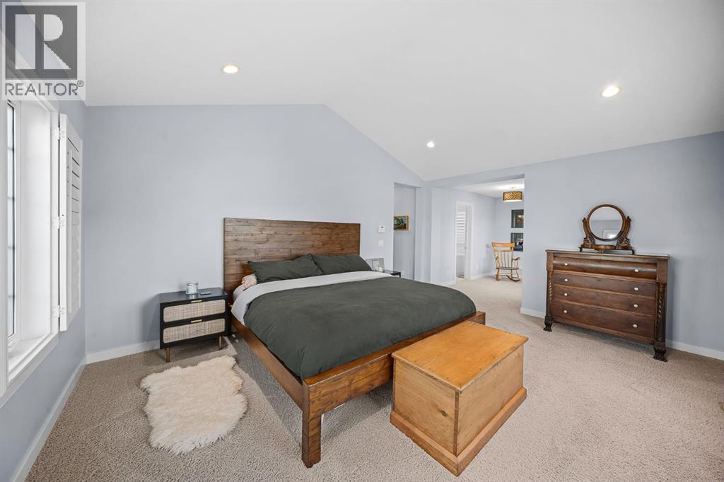 29 Mary Dover Drive SW, Calgary, Alberta  T3E 7M6 - Photo 29 - A2326352