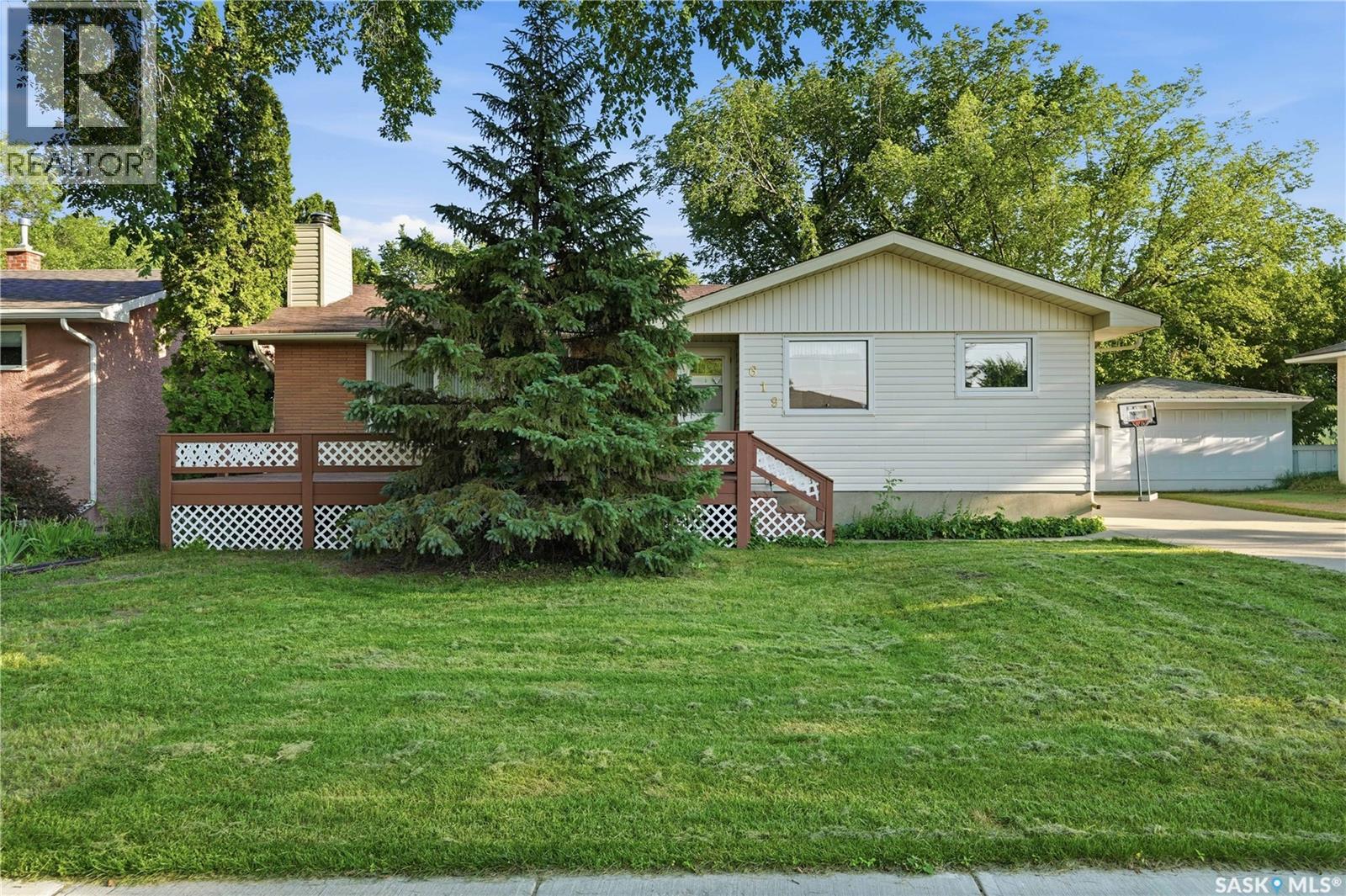619 Murray Avenue E, Regina, Saskatchewan  S4N 1K1 - Photo 2 - SK042272
