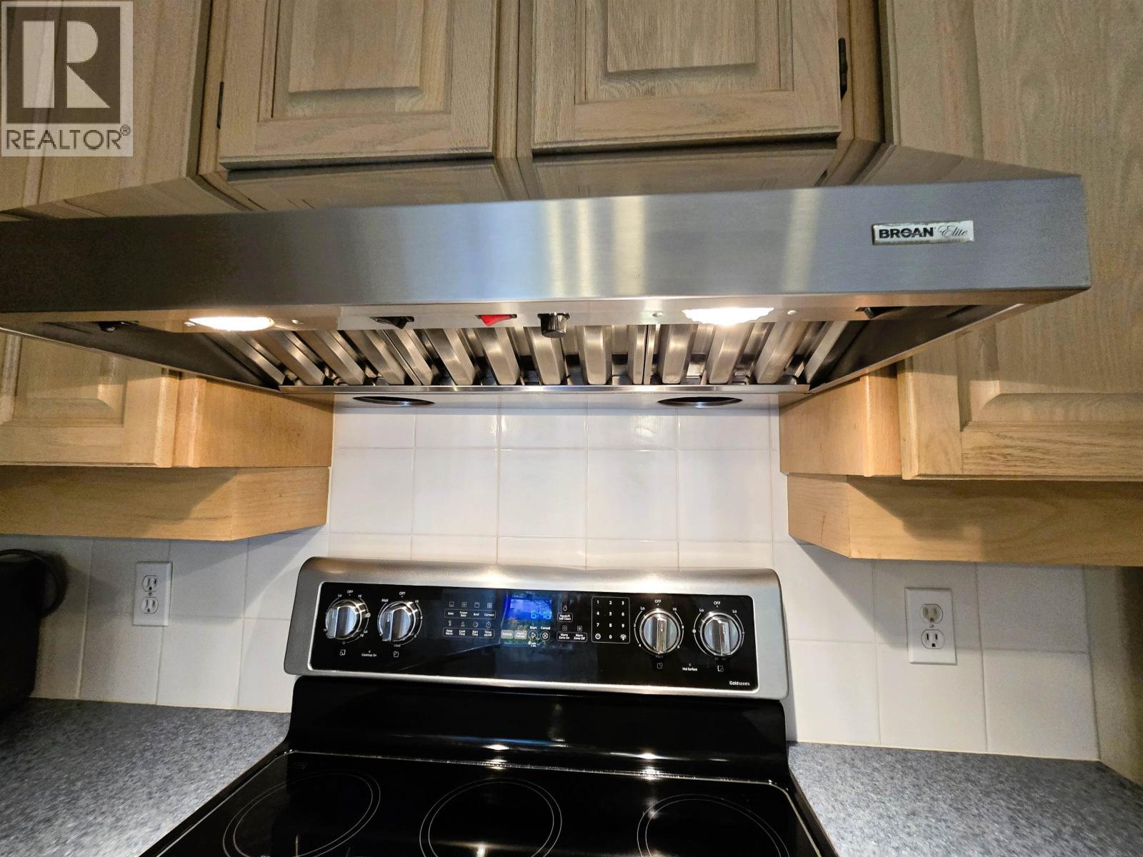 101 5565 Barker Avenue, Burnaby, British Columbia  V5H 2N8 - Photo 6 - R3143526