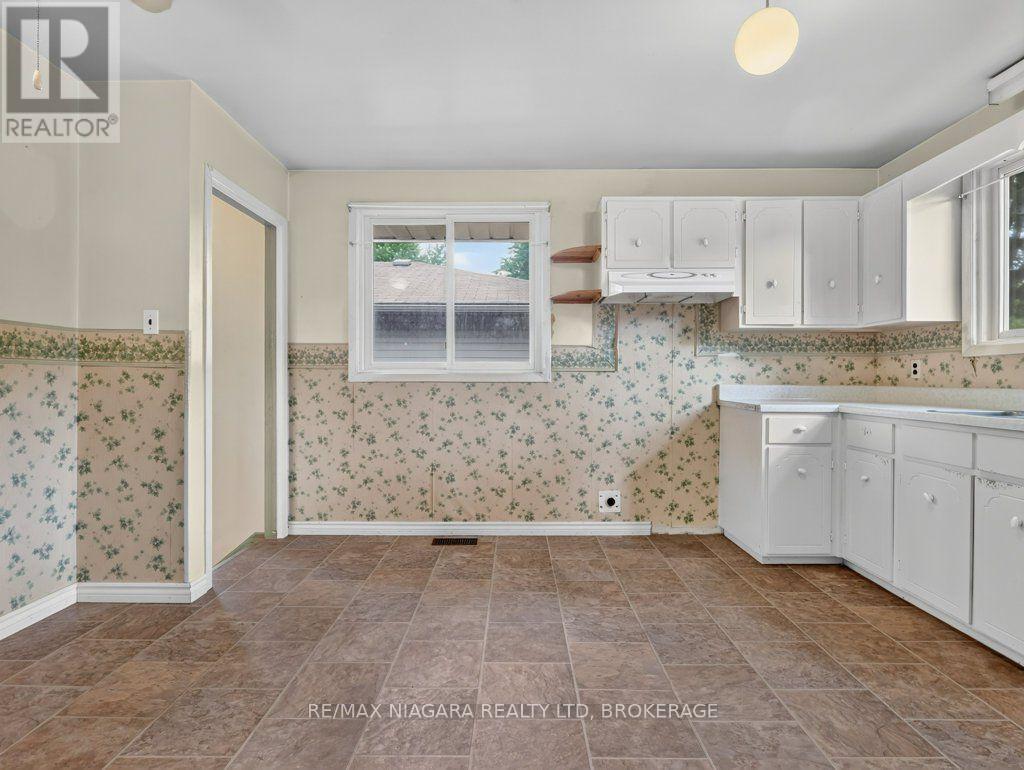 6127 Strohan Street, Niagara Falls, Ontario  L2J 3J3 - Photo 17 - X13552318