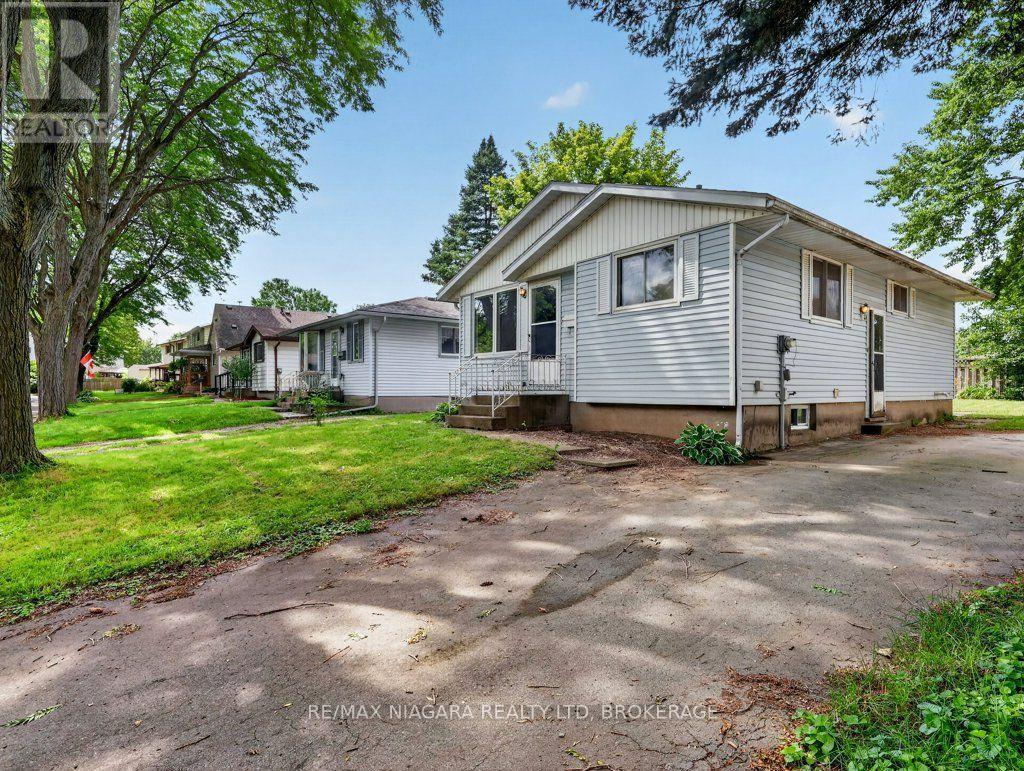 6127 Strohan Street, Niagara Falls, Ontario  L2J 3J3 - Photo 3 - X13552318