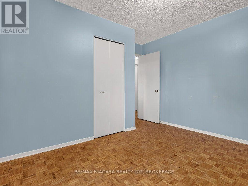 6127 Strohan Street, Niagara Falls, Ontario  L2J 3J3 - Photo 9 - X13552318