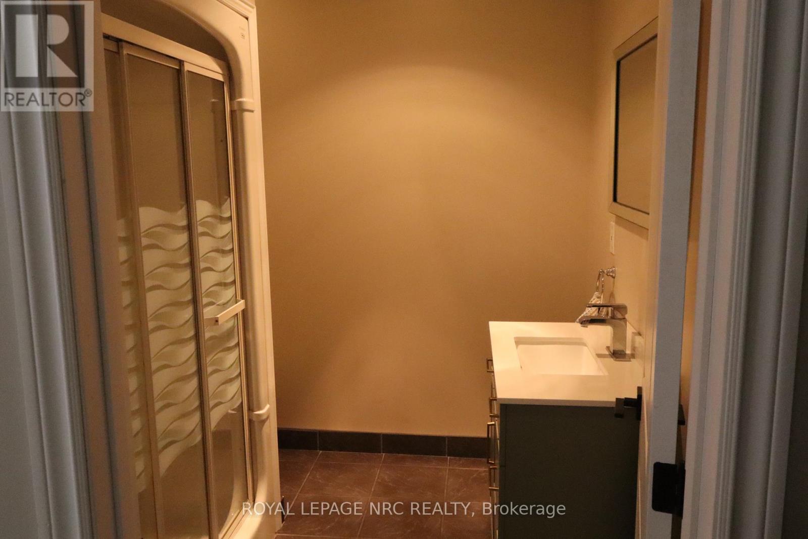 7689 Trackview Street, Niagara Falls, Ontario  L2H 2Z6 - Photo 25 - X13552330