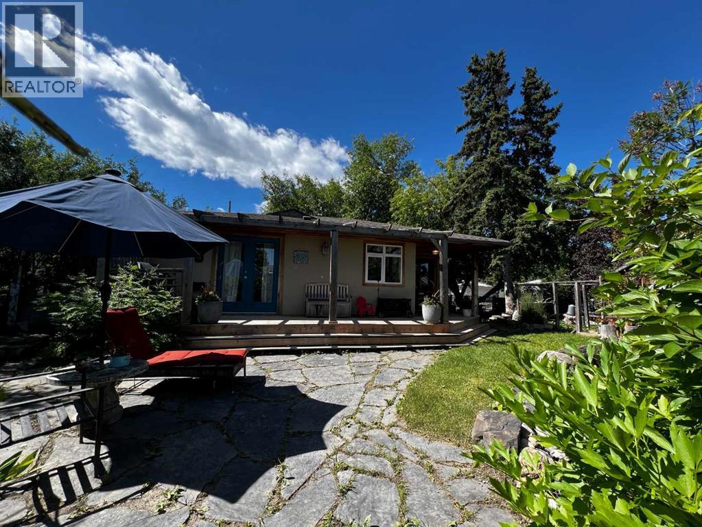29 Windermere Road SW, Calgary, Alberta  T3C 3K2 - Photo 2 - A2328242