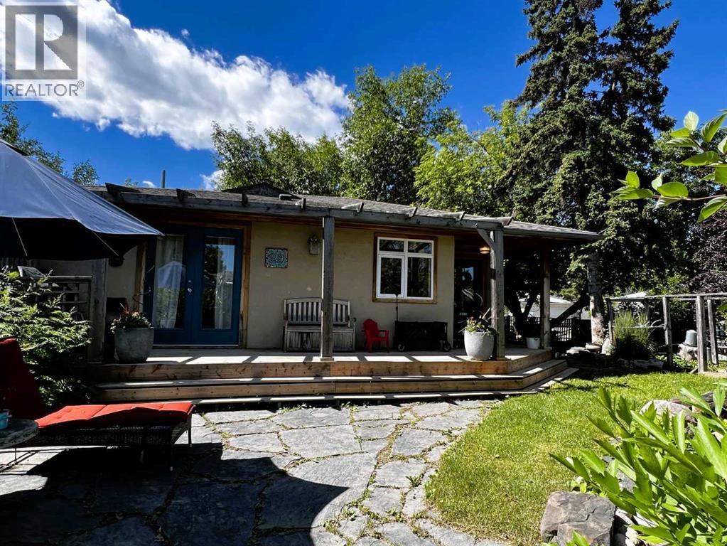 29 Windermere Road SW, Calgary, Alberta  T3C 3K2 - Photo 1 - A2328242