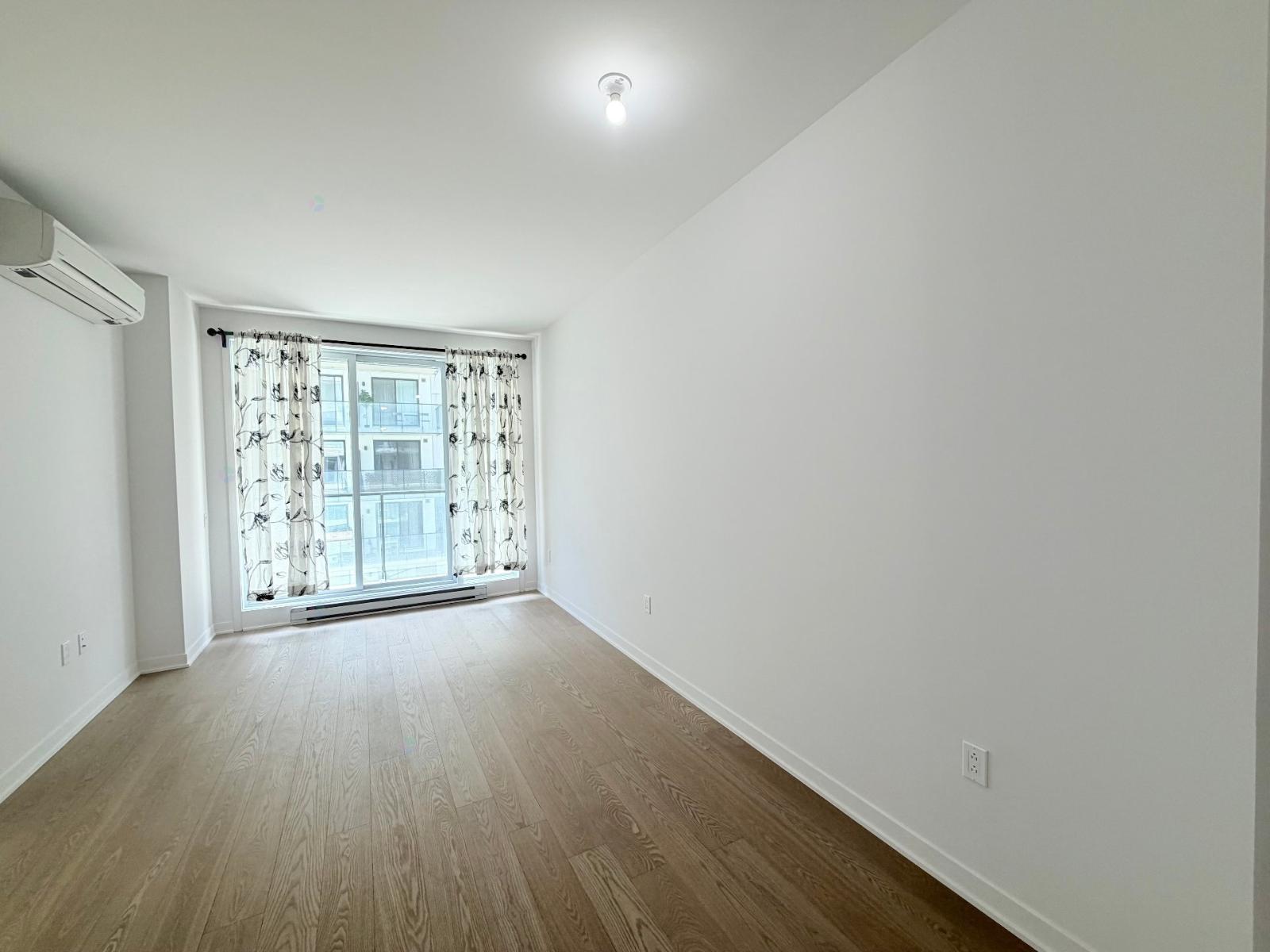 1485 Rue des Bassins|#426 Montréal (Le Sud-Ouest) Quebec Canada H3C1B7 5