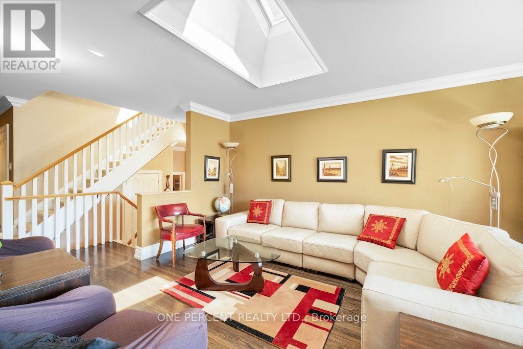 583 Stephens Crescent, Oakville, Ontario  L6K 1Y2 - Photo 7 - W13552340