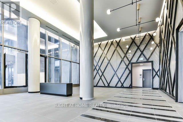 318 - 52 FOREST MANOR ROAD, Toronto (Henry Farm)