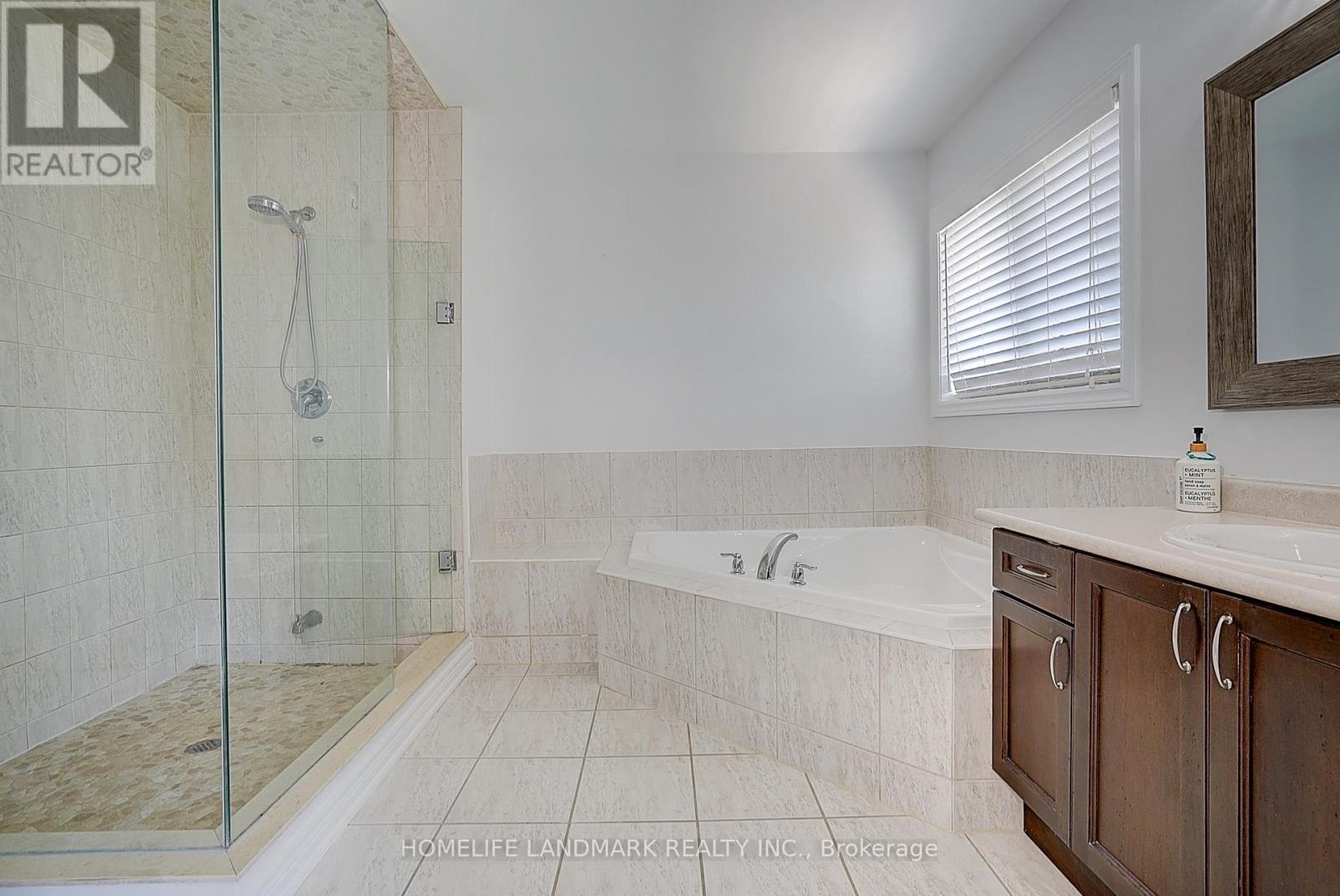 28 Hunwicks Crescent, Ajax, Ontario  L1Z 0E4 - Photo 20 - E13552368