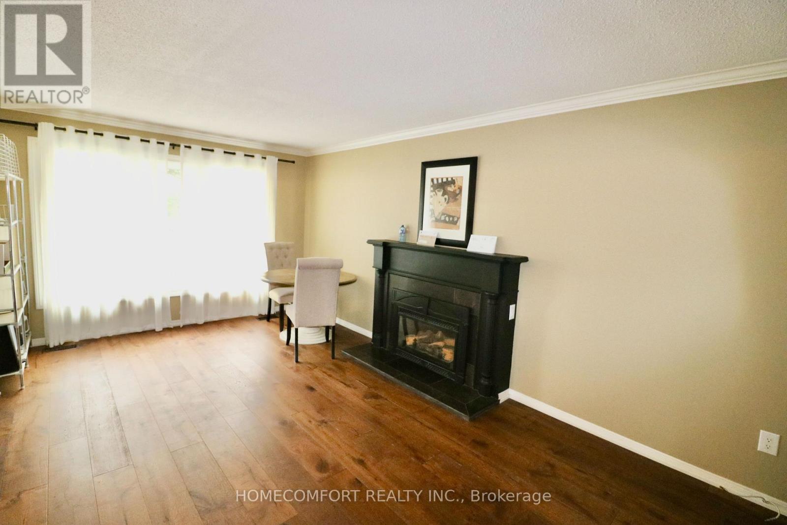 12 Banbury Court, Aurora, Ontario  L4G 3M9 - Photo 2 - N13552388