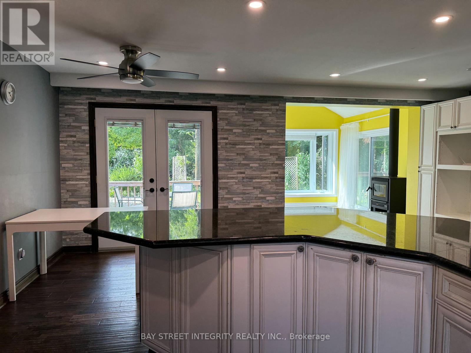 1339 Pinegrove Road, Oakville, Ontario L6L 2X2 - Photo 10 - W13552350
