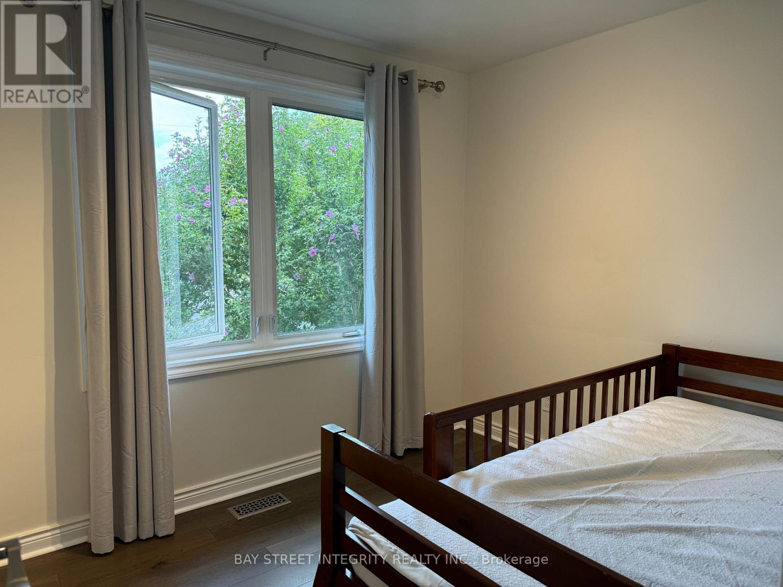 1339 Pinegrove Road, Oakville, Ontario L6L 2X2 - Photo 17 - W13552350