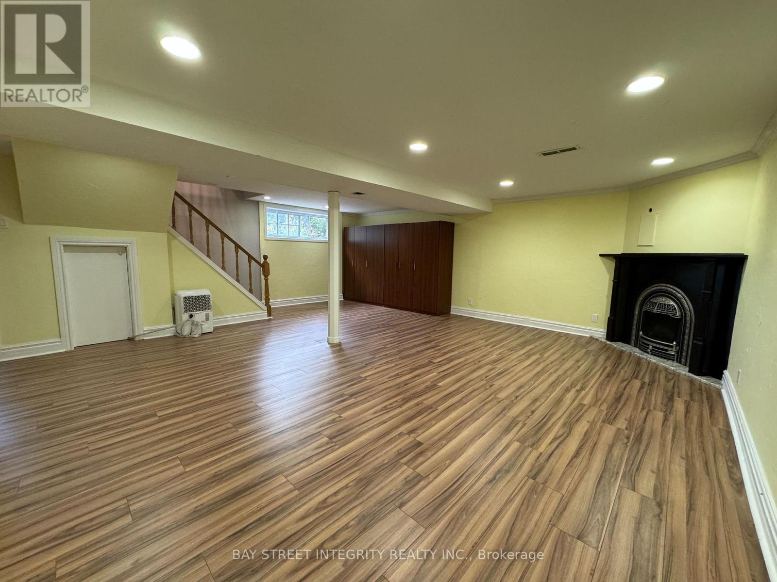 1339 Pinegrove Road, Oakville, Ontario L6L 2X2 - Photo 19 - W13552350