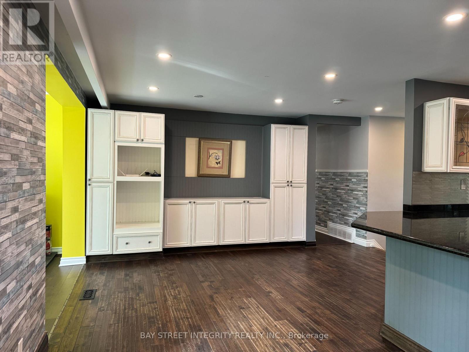 1339 Pinegrove Road, Oakville, Ontario L6L 2X2 - Photo 9 - W13552350