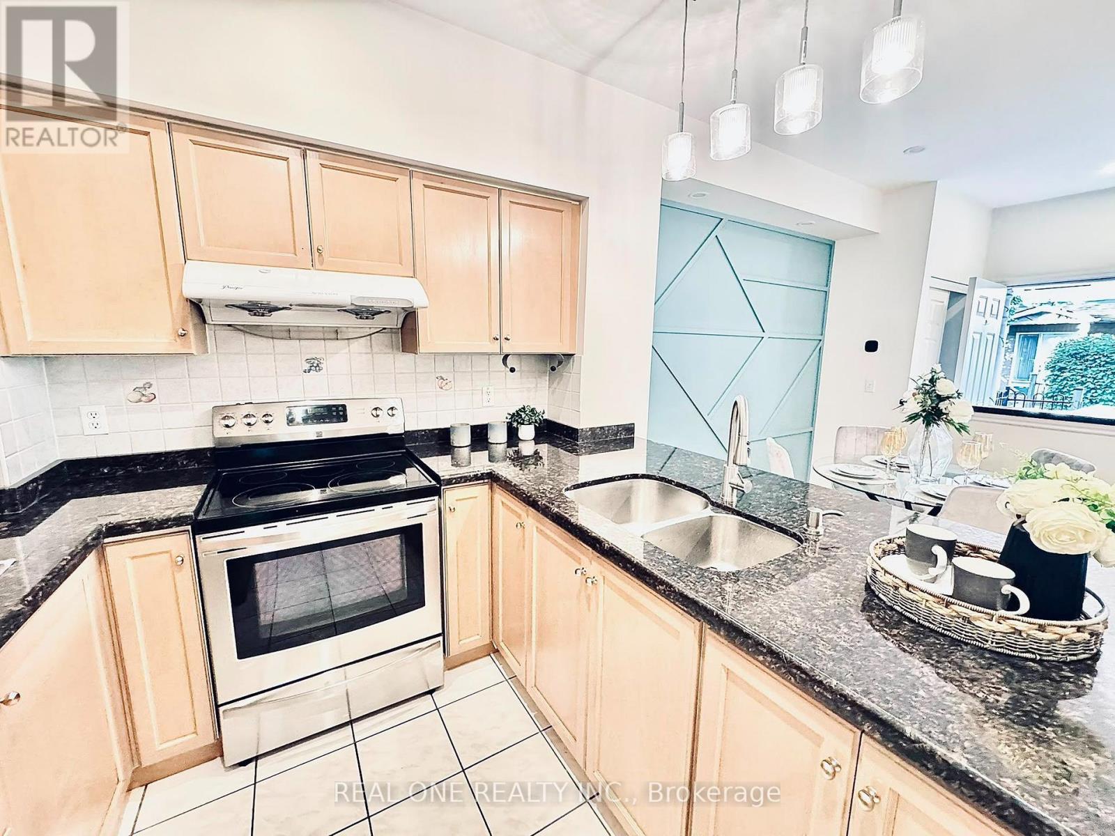 6 - 12 St Moritz Way, Markham, Ontario  L3R 4E8 - Photo 5 - N13552400