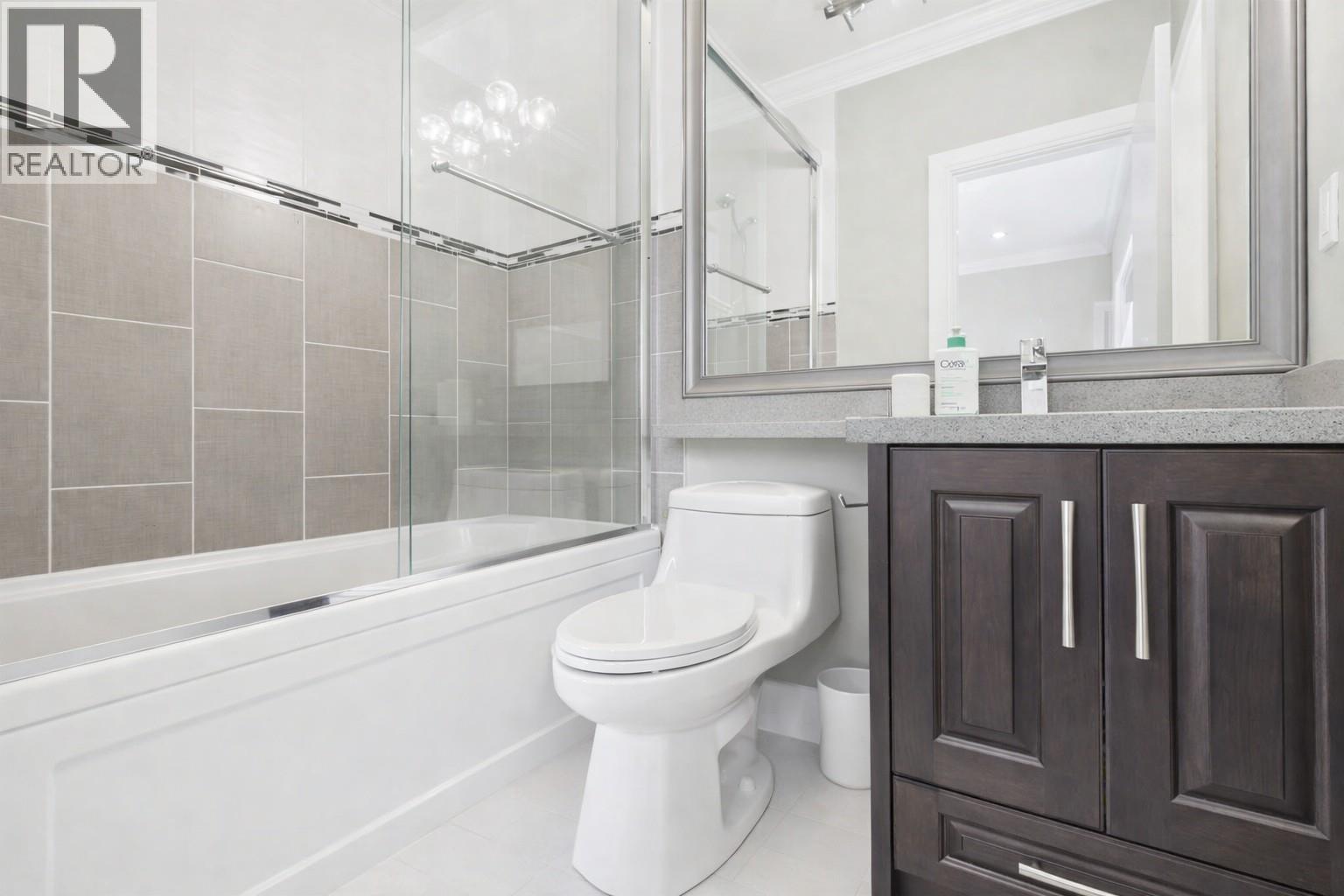 8468 12th Avenue, Burnaby, British Columbia  V3N 2L6 - Photo 23 - R3144473
