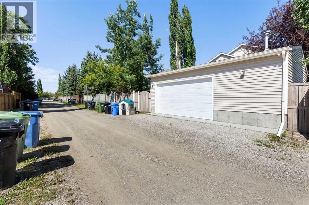 51 Mckenzie Lake Crescent SE, Calgary, Alberta  T2Z 2P1 - Photo 45 - A2328096