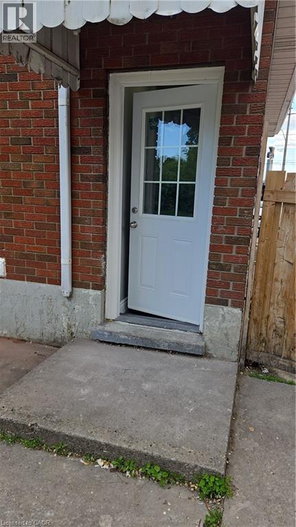 144 KING GEORGE Road Unit# LOWER, Brantford, Ontario