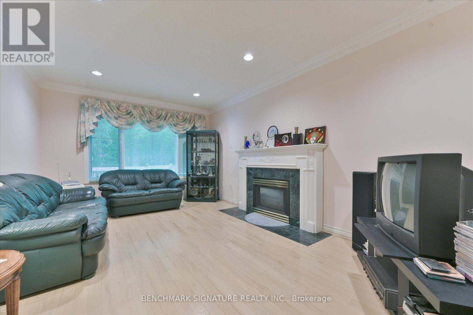 152 Blackmore Avenue, Richmond Hill, Ontario  L4B 3Y8 - Photo 11 - N13547302