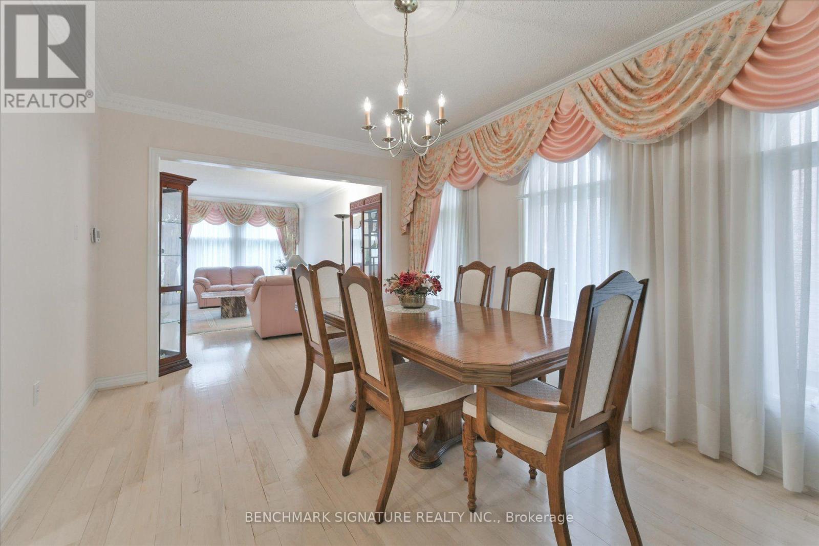 152 Blackmore Avenue, Richmond Hill, Ontario  L4B 3Y8 - Photo 10 - N13547302
