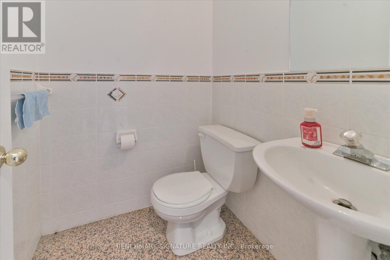 152 Blackmore Avenue, Richmond Hill, Ontario  L4B 3Y8 - Photo 19 - N13547302