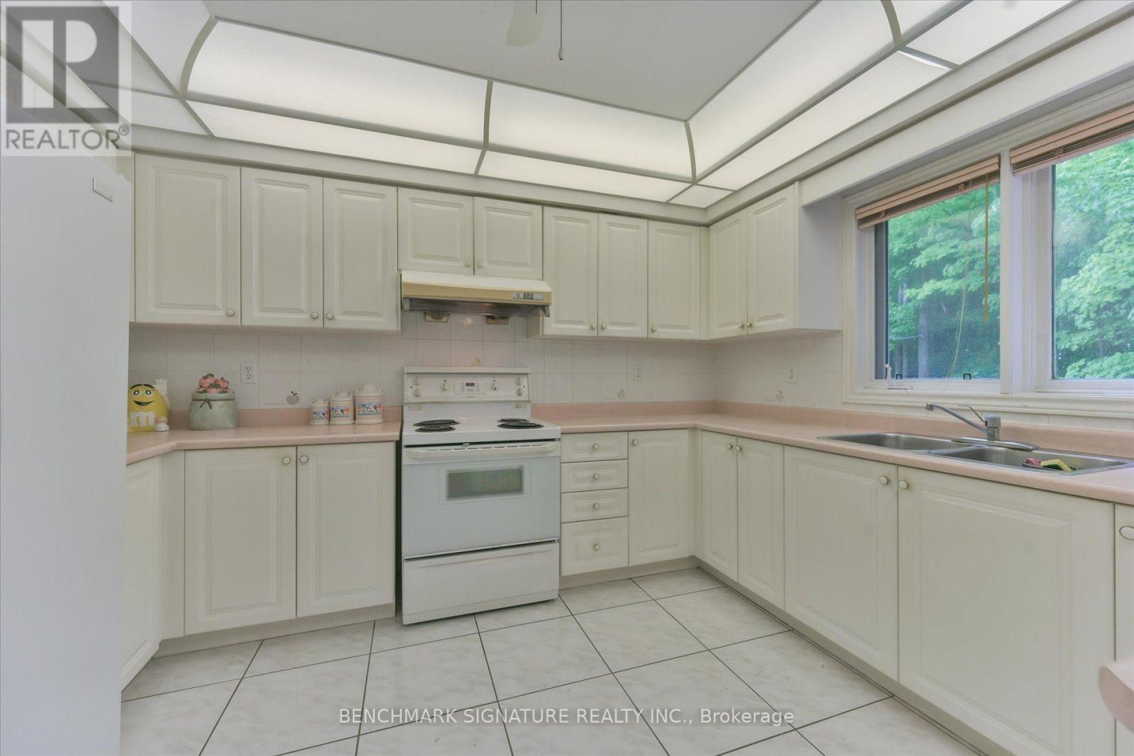152 Blackmore Avenue, Richmond Hill, Ontario  L4B 3Y8 - Photo 16 - N13547302