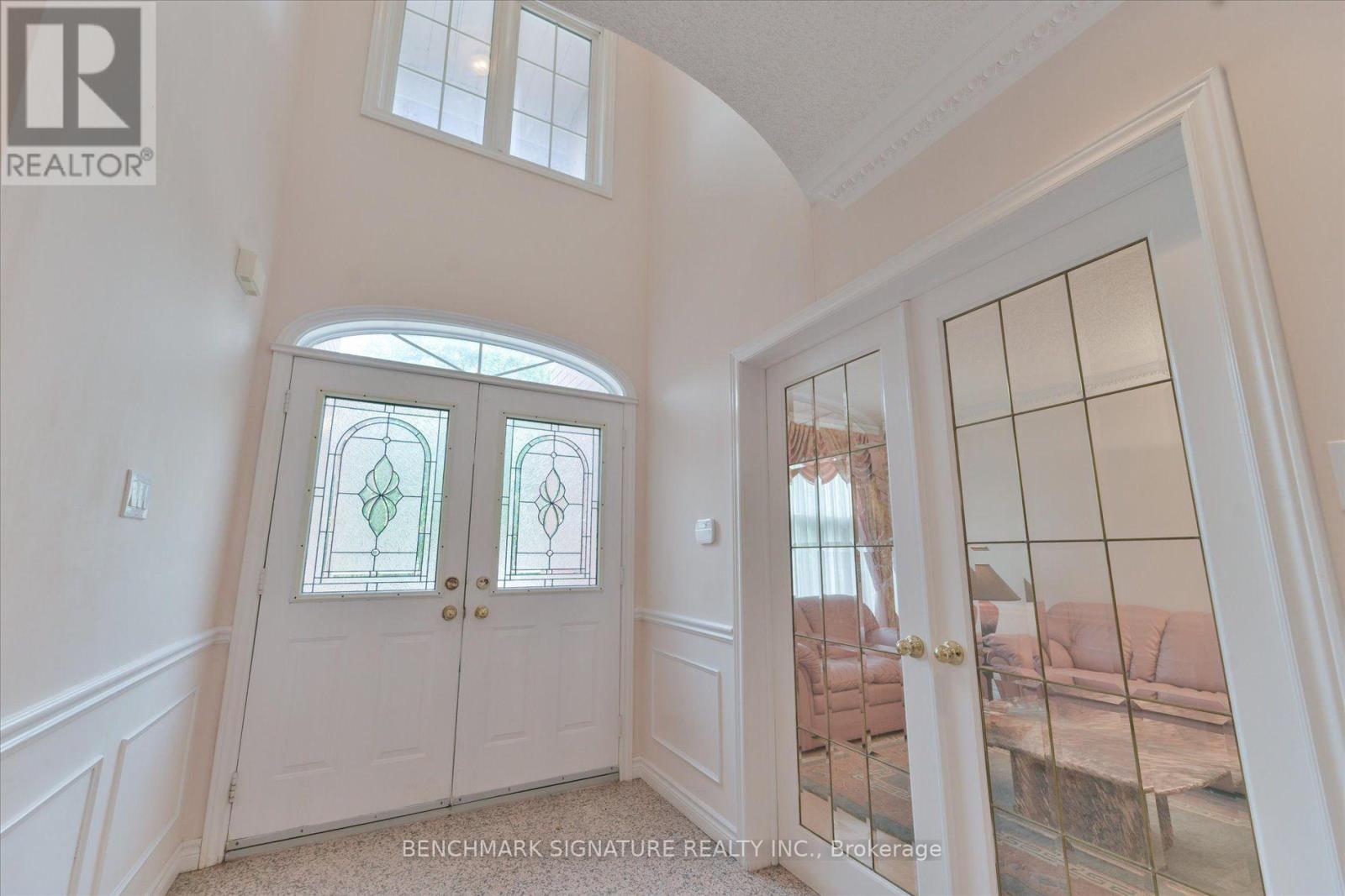 152 Blackmore Avenue, Richmond Hill, Ontario  L4B 3Y8 - Photo 5 - N13547302