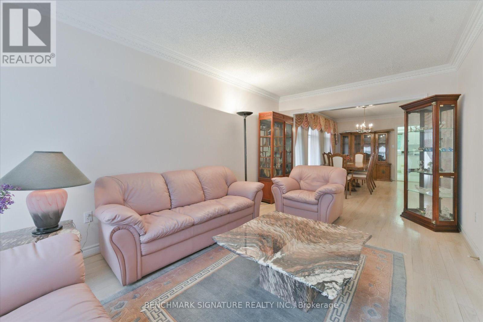 152 Blackmore Avenue, Richmond Hill, Ontario  L4B 3Y8 - Photo 8 - N13547302