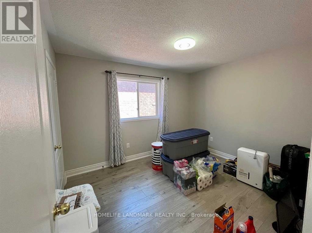 Upper - 545 Menczel Crescent, Newmarket, Ontario  L3X 2P2 - Photo 17 - N13552438