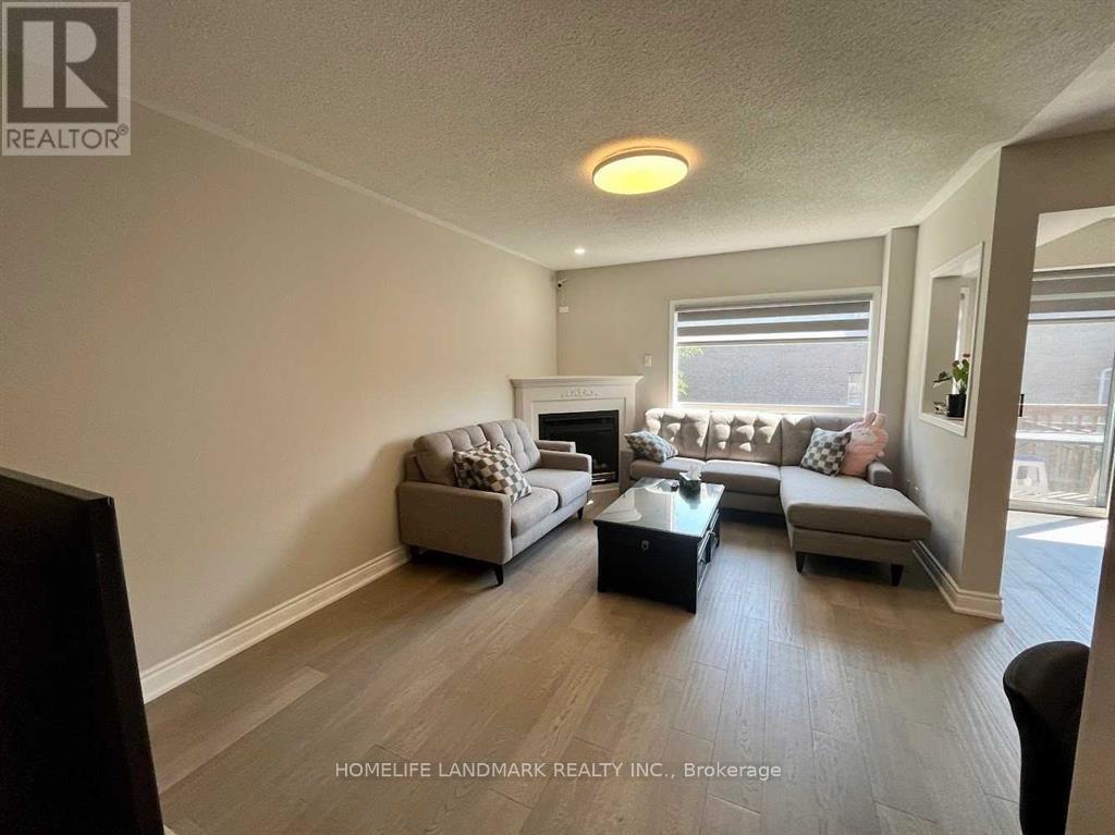 Upper - 545 Menczel Crescent, Newmarket, Ontario  L3X 2P2 - Photo 3 - N13552438