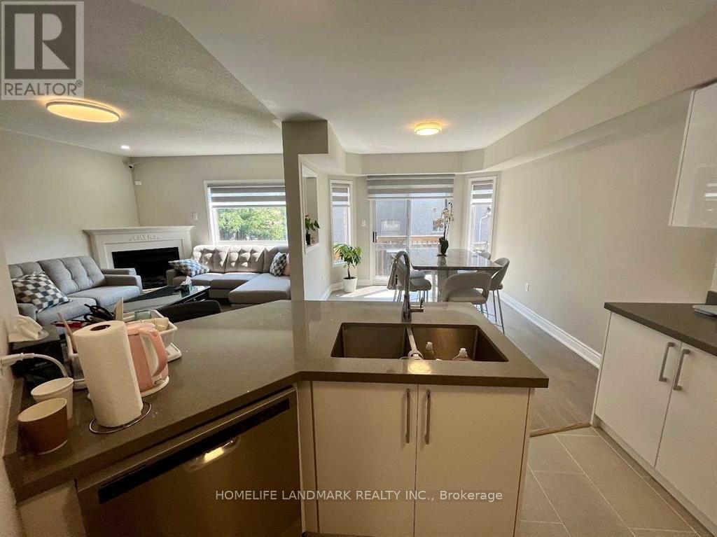 Upper - 545 Menczel Crescent, Newmarket, Ontario  L3X 2P2 - Photo 7 - N13552438