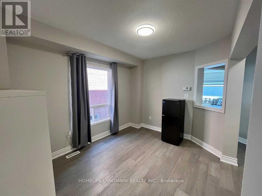 Upper - 545 Menczel Crescent, Newmarket, Ontario  L3X 2P2 - Photo 9 - N13552438