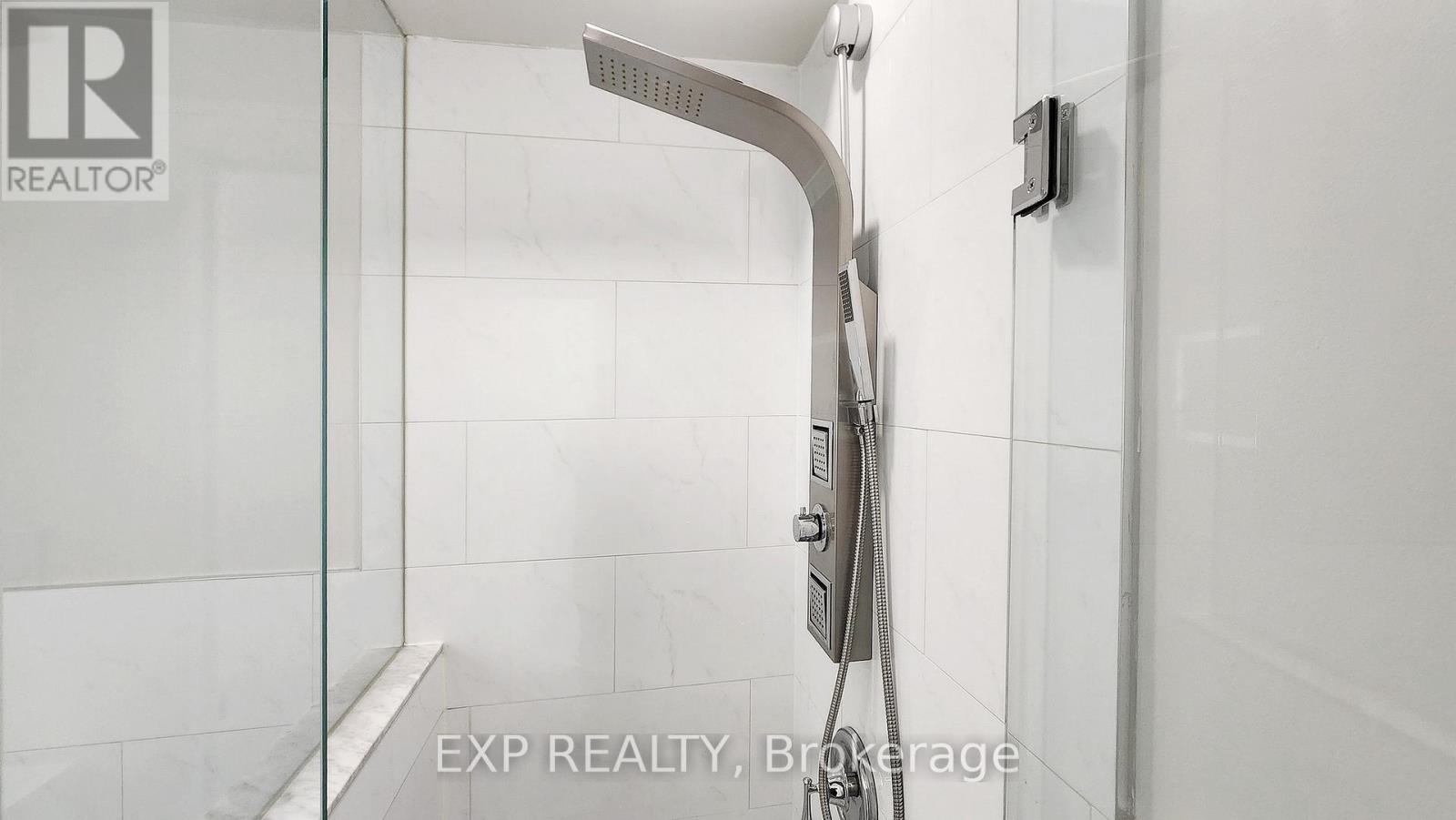 D - 122 Parkmount Road, Toronto, Ontario M4J 4V4 - Photo 8 - E13526802