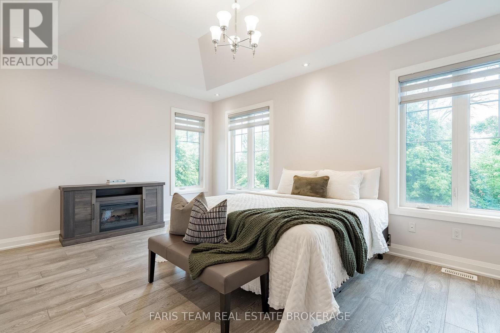 1648 Roslyn Avenue, Innisfil, Ontario  L9S 4N2 - Photo 18 - N13552526