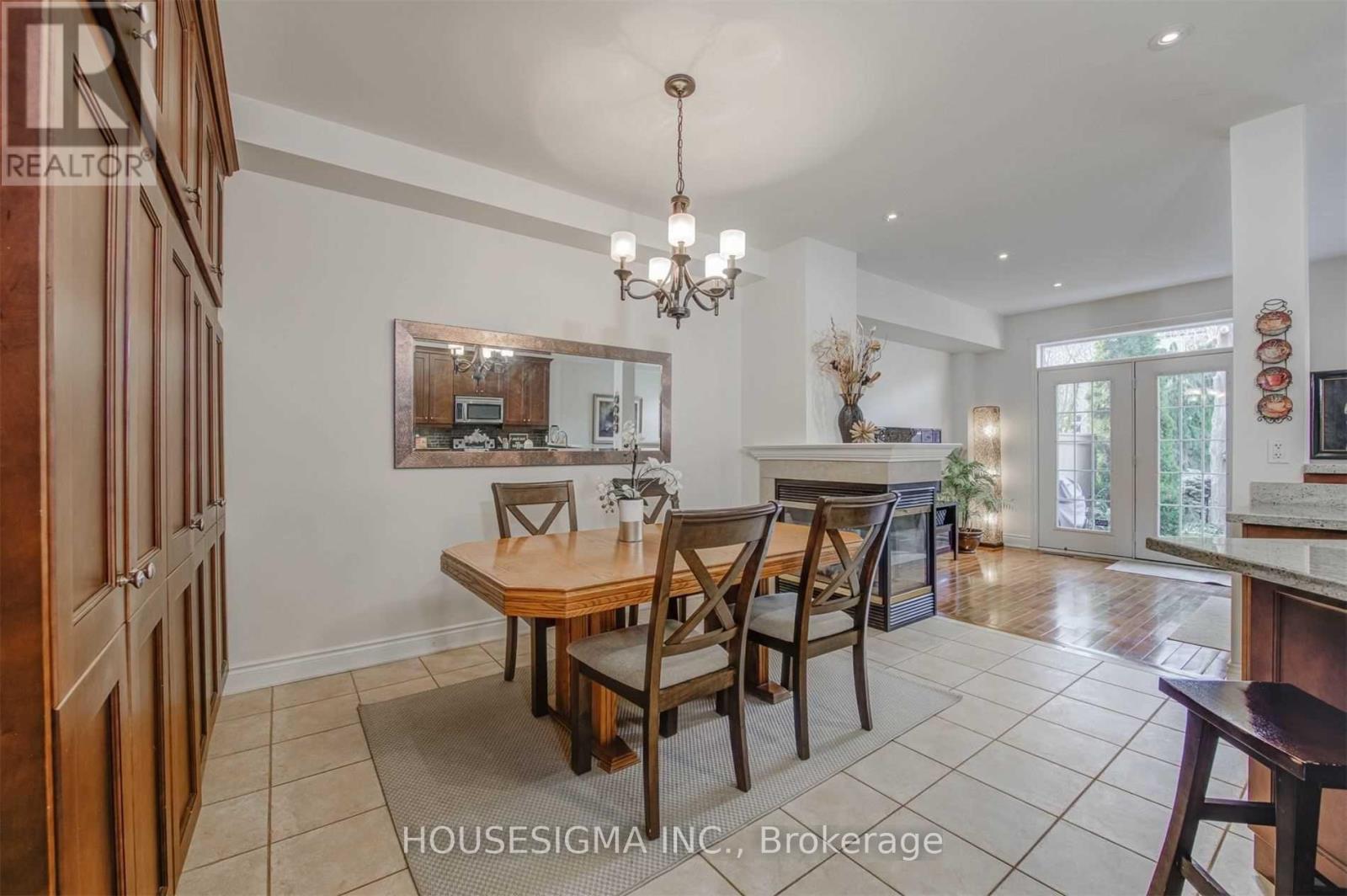 244 Tawny Crescent, Oakville, Ontario  L6L 6T7 - Photo 5 - W13552546
