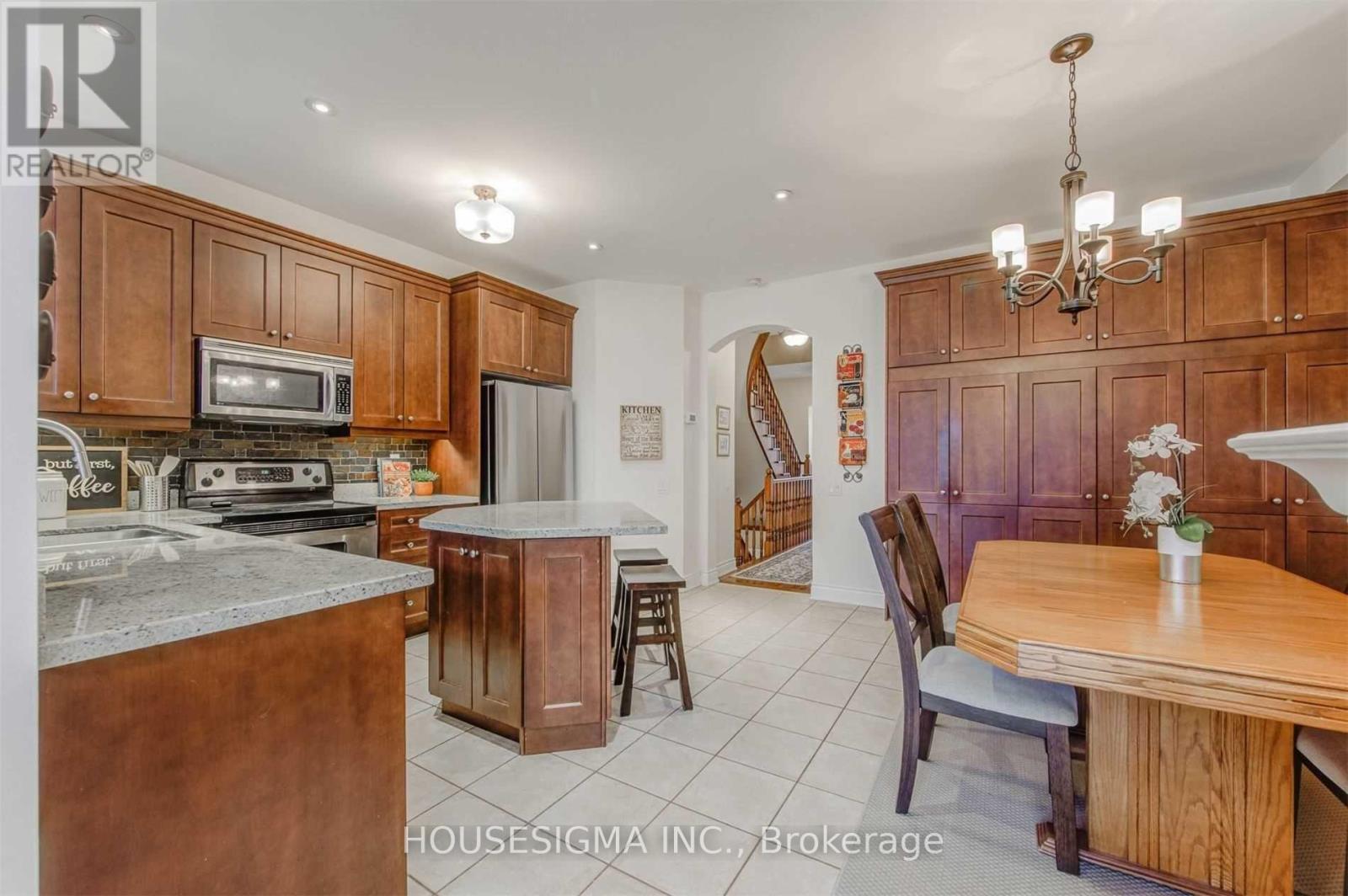 244 Tawny Crescent, Oakville, Ontario  L6L 6T7 - Photo 9 - W13552546
