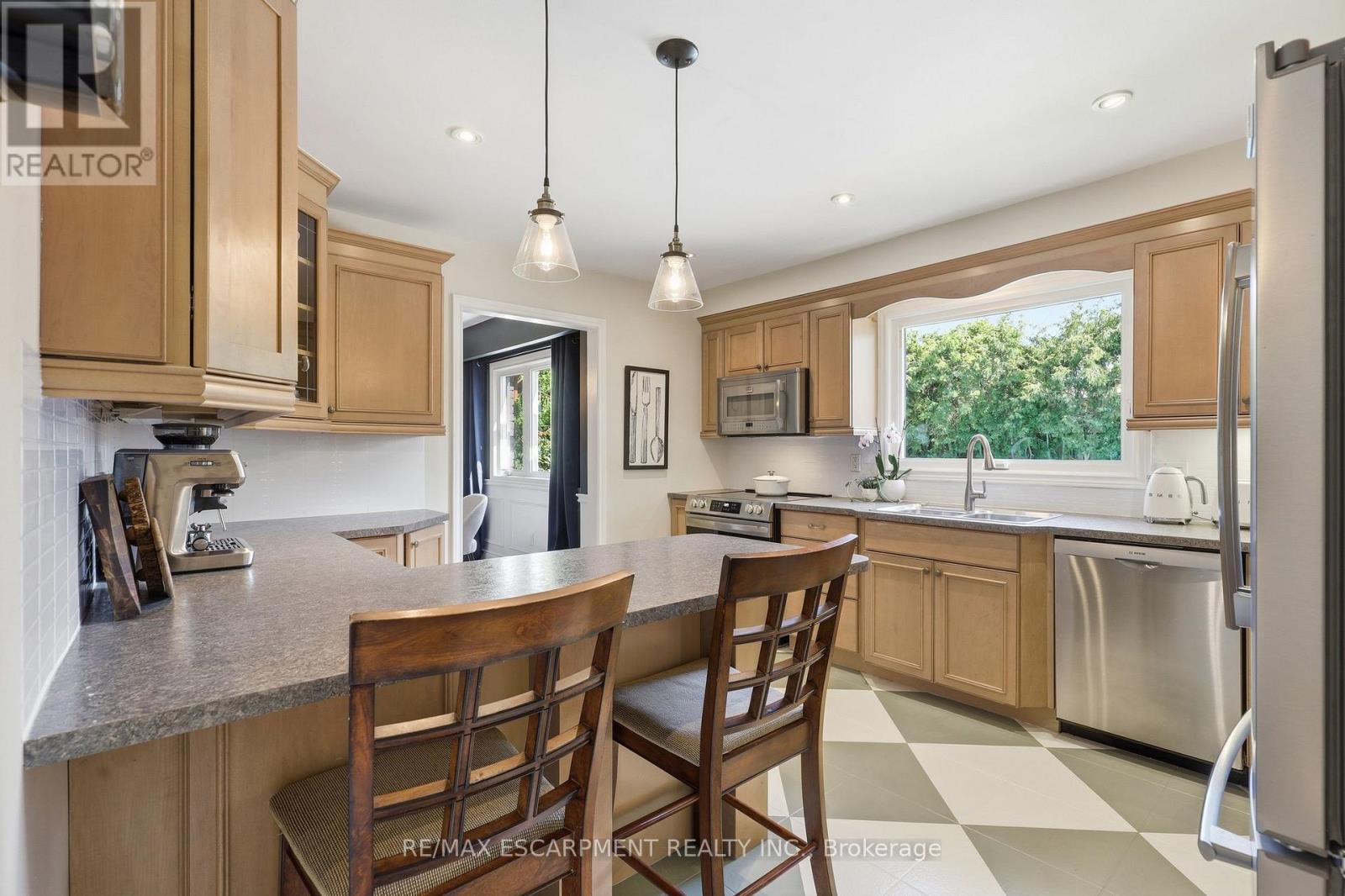 463 Gowland Crescent, Milton, Ontario  L9T 4G6 - Photo 8 - W13552568