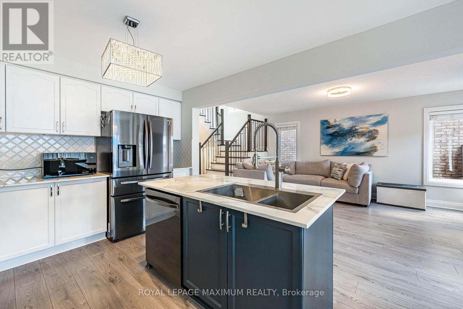 913 Miller Park Avenue, Bradford West Gwillimbury, Ontario  L3Z 0L4 - Photo 13 - N13548432
