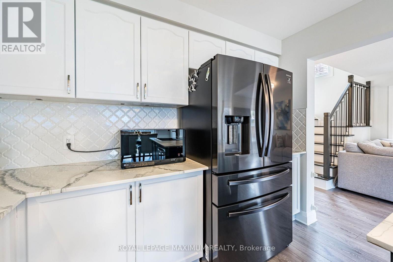 913 Miller Park Avenue, Bradford West Gwillimbury, Ontario  L3Z 0L4 - Photo 15 - N13548432