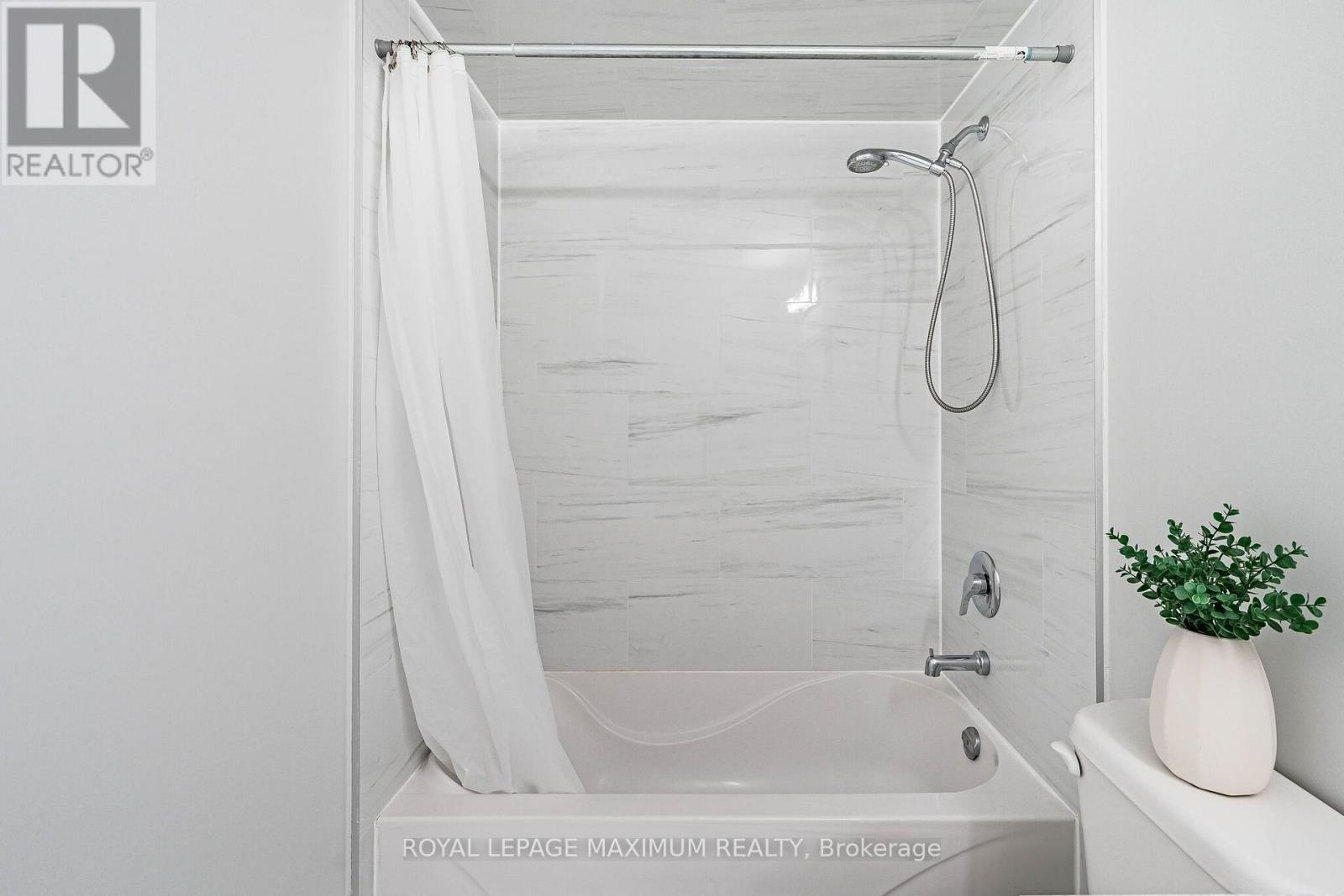 913 Miller Park Avenue, Bradford West Gwillimbury, Ontario  L3Z 0L4 - Photo 28 - N13548432