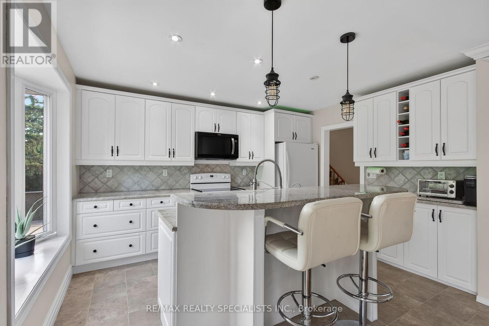 24 Regan Crescent, Halton Hills, Ontario L7G 1B1 - Photo 11 - W13543154