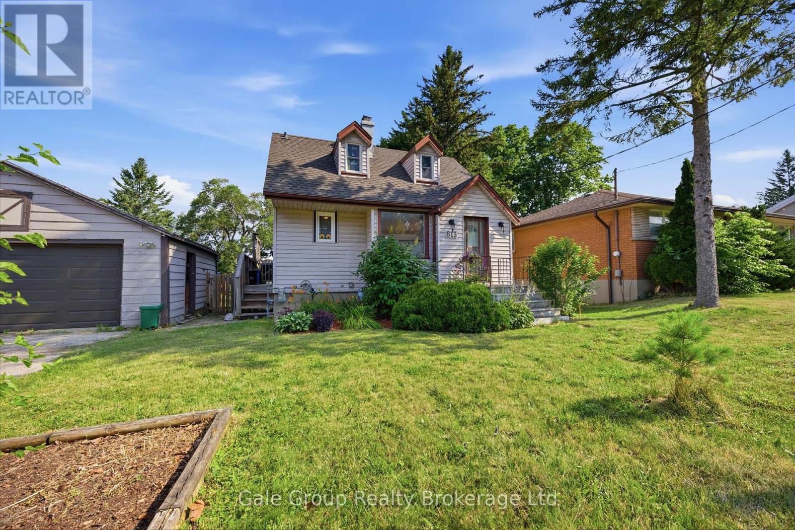 813 DUFFERIN STREET, Woodstock (Woodstock - South)