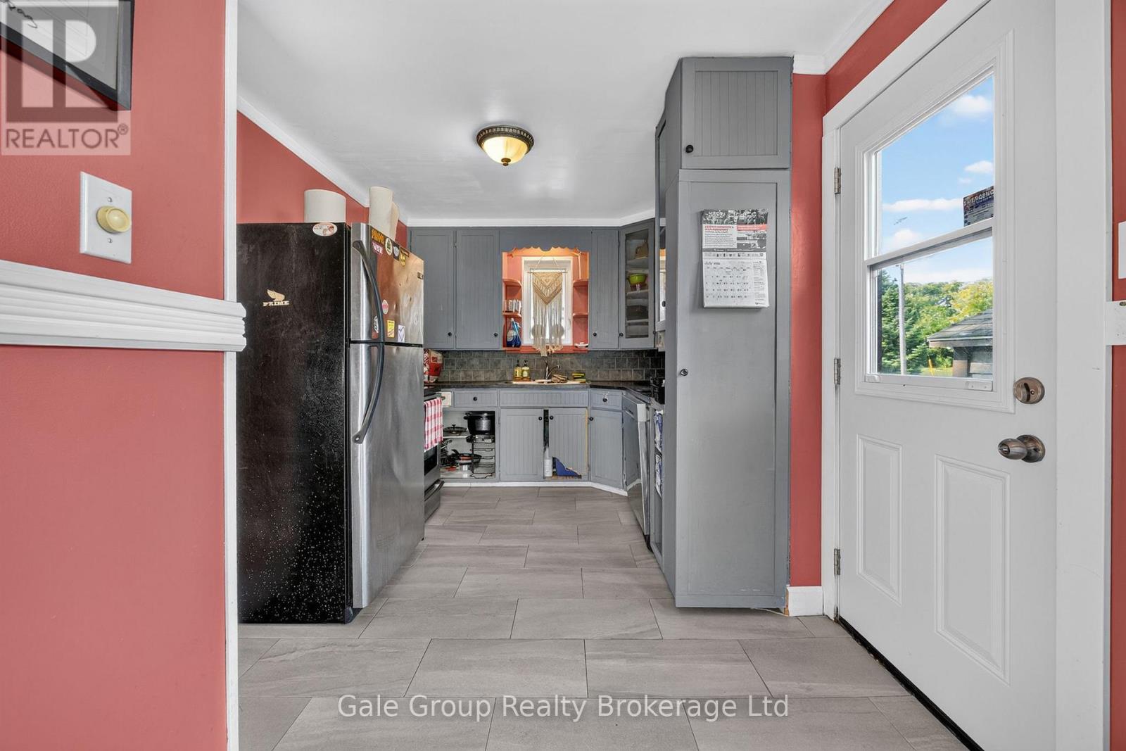813 Dufferin Street, Woodstock, Ontario  N4S 1Y8 - Photo 3 - X13552696