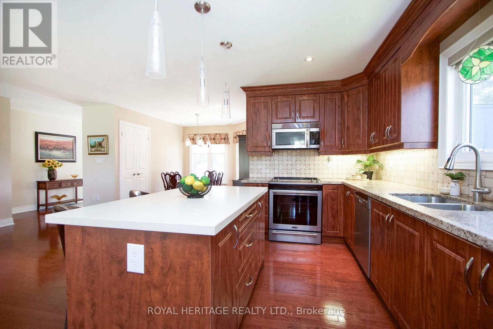 128 Wilmot Trail, Clarington, Ontario  L1B 1B9 - Photo 13 - E13552672