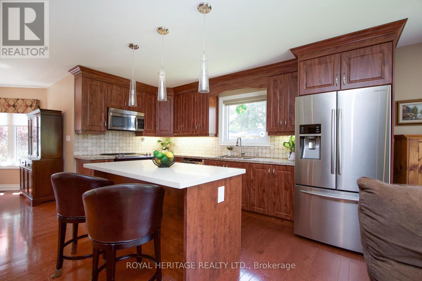 128 Wilmot Trail, Clarington, Ontario  L1B 1B9 - Photo 8 - E13552672