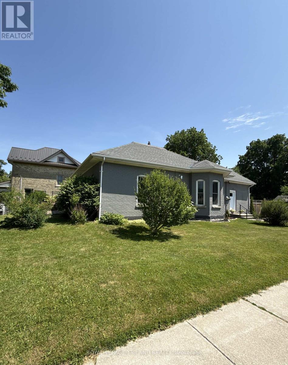 12 East Avenue, St. Thomas, Ontario  N5R 3S8 - Photo 3 - X13538430