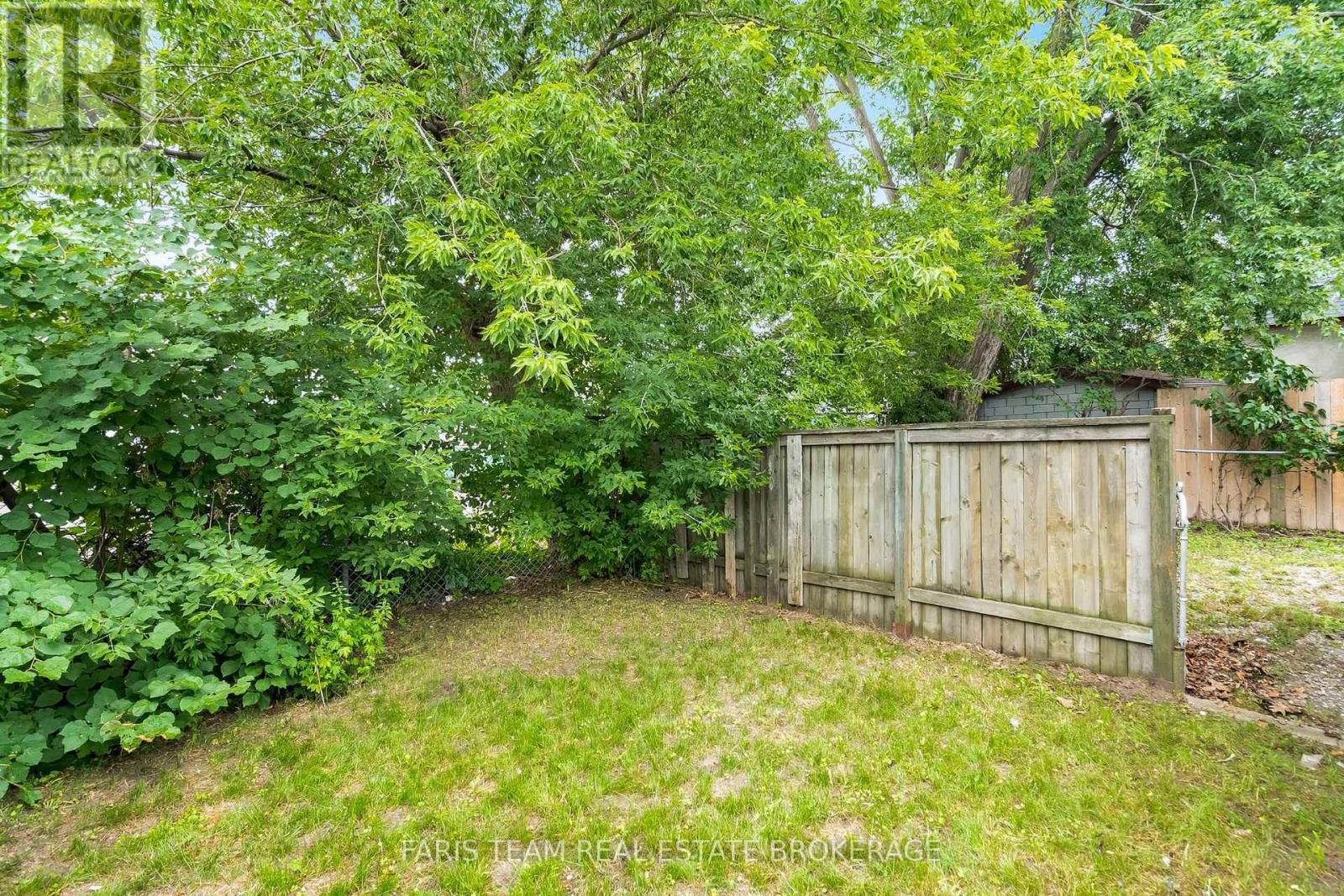 5 Robert Street, Barrie, Ontario  L4N 3H2 - Photo 22 - S13552676