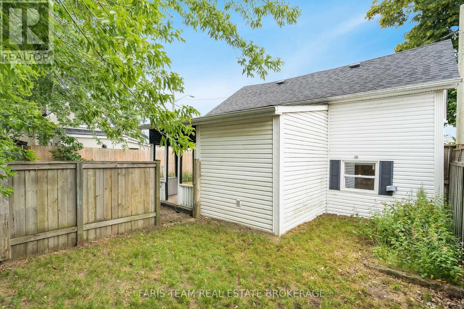 5 Robert Street, Barrie, Ontario  L4N 3H2 - Photo 23 - S13552676